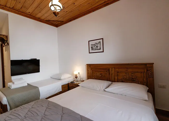 Hotel 4 Boutique 3*