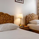 酒店 4 Boutique Gjirokastër