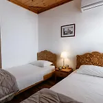 酒店 4 Boutique Gjirokastër
