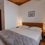 酒店 4 Boutique Gjirokastër