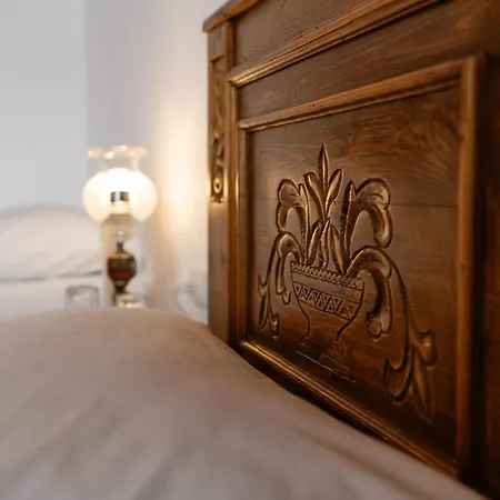 4 Boutique 3* Gjirokastra